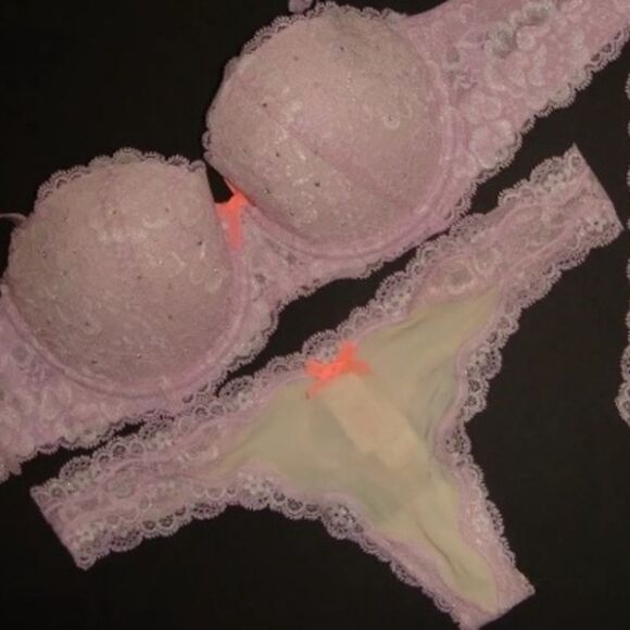 NWT VS 32B balconette bra set s thong Purple lilac